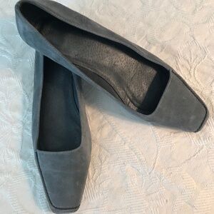 Delman flats